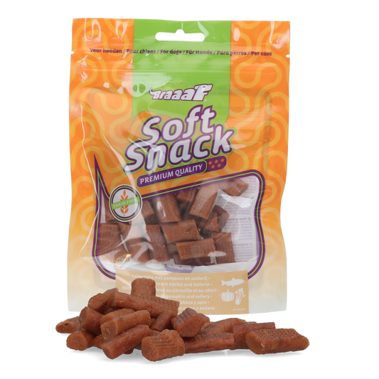 Snack morbido per cani Braaaf con salmone, zucca e sedano in confezione da 85 g