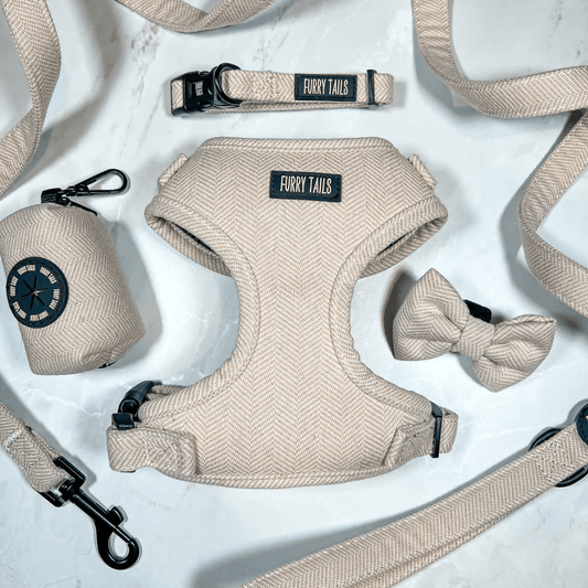 et pettorina cane in cashmere con collare, guinzaglio e papillon coordinati Furry Tails