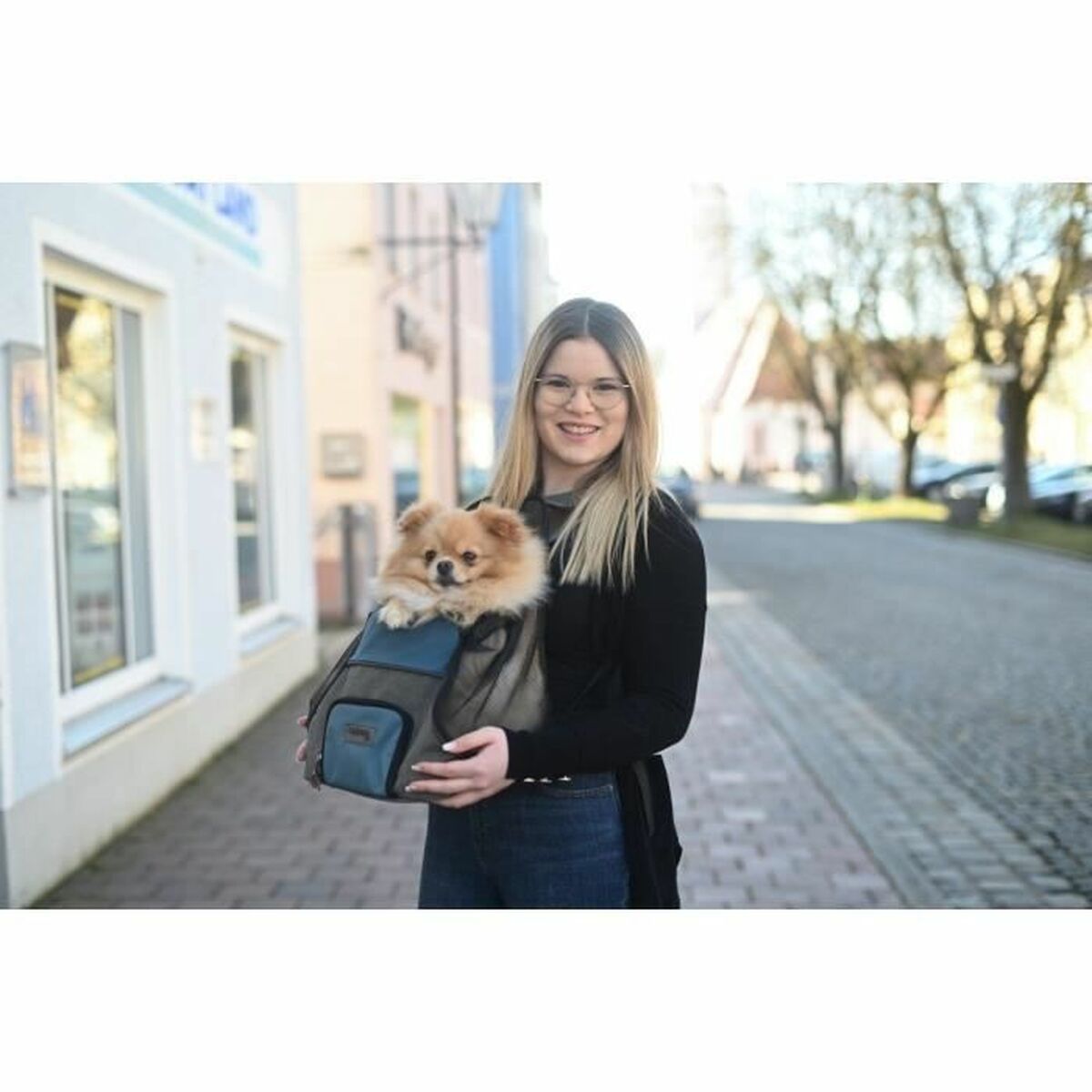 Trasportino Kerbl nero per cani fino a 8 kg, in plastica resistente, comodo e ventilato
